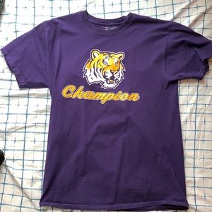 Medium LSU Tigers Shirt